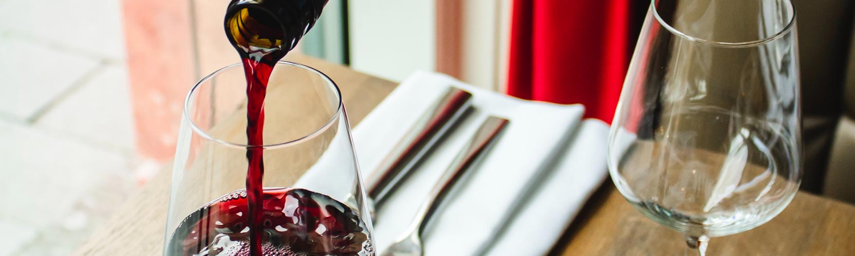 wine1665x500.jpg
